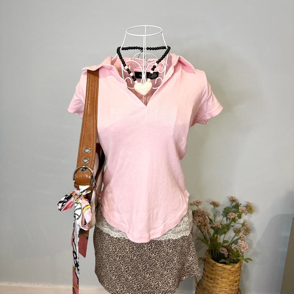 NWT Cute vintage y2k pink tight short sleeve v neck polo baby tee